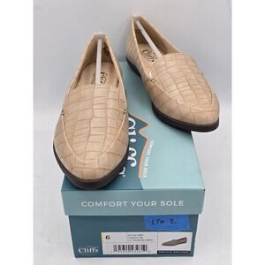 CLIFFS BY WHITE MOUNTAIN Women Mint Tailored Loafer Flat Sz 6 - Taupe / EC Print